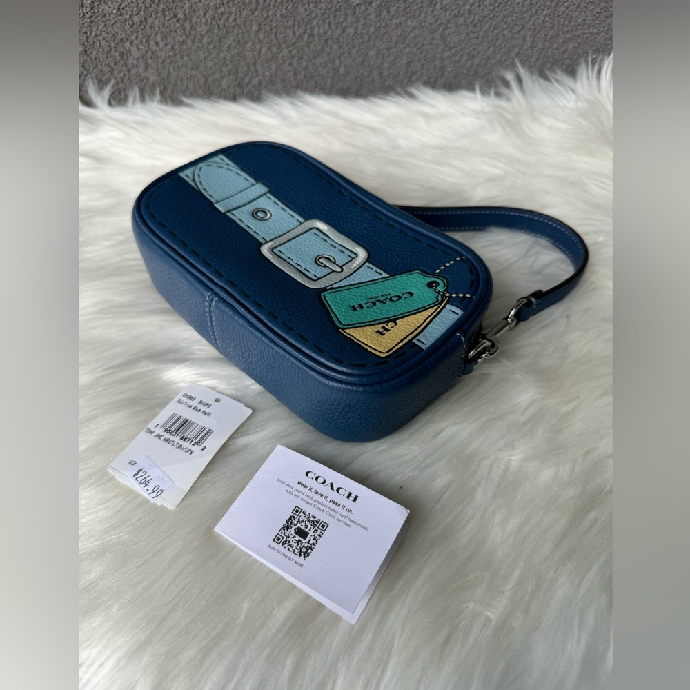 Jamie Wristlet With Trompe L'oeil Print